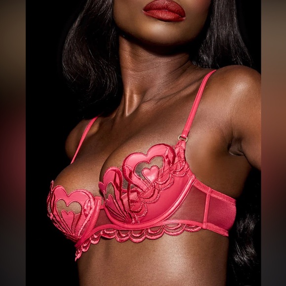 RED HEART
BRA - Picture 3 of 11